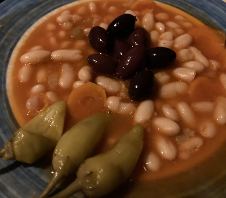 Fassolada – griechische Bohnensuppe